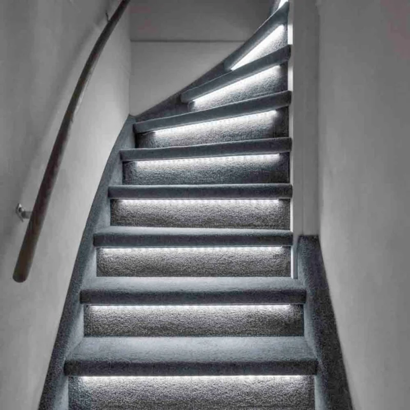 Wysoka jakość LED Trapverlichting set - 2100 lumen - 2.5W - Koelwit 4000K - 15 treden x 80cm - Dimbaar - IP20 - 15 stuks